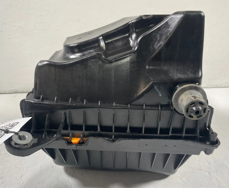 Load image into Gallery viewer, 2018-2026 CHEVROLET EQUINOX ENGINE AIR CLEANER INTAKE FILTER HOUSING BOX #112406
