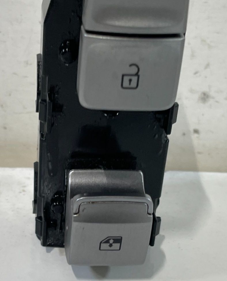 Load image into Gallery viewer, 20-22 HYUNDAI PALISADE FRONT RIGHT SIDE DOOR WINDOW LOCK UNLOCK SWITCH # 101288
