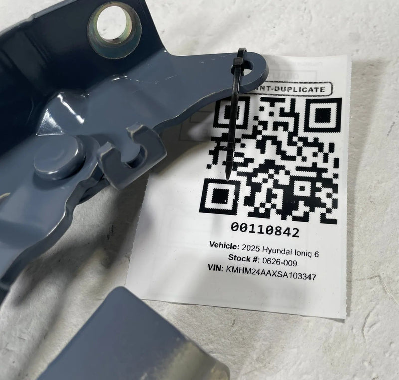 Load image into Gallery viewer, 2023-2025 HYUNDAI IONIQ 6 HOOD BONNET LEFT &amp; RIGHT SIDE HINGE SUPPORT # 110842
