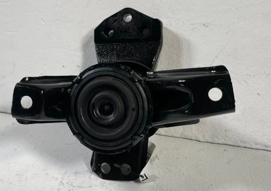 2020-2025 HYUNDAI PALISADE FRONT RIGHT SIDE ENGINE MOUNT SUPPORT BRACKET