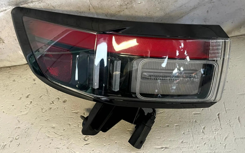 Load image into Gallery viewer, 24-26 HONDA PROLOGUE REAR RIGHT SIDE OUTER QUARTER PANEL TAILLIGHT LAMP # 114294
