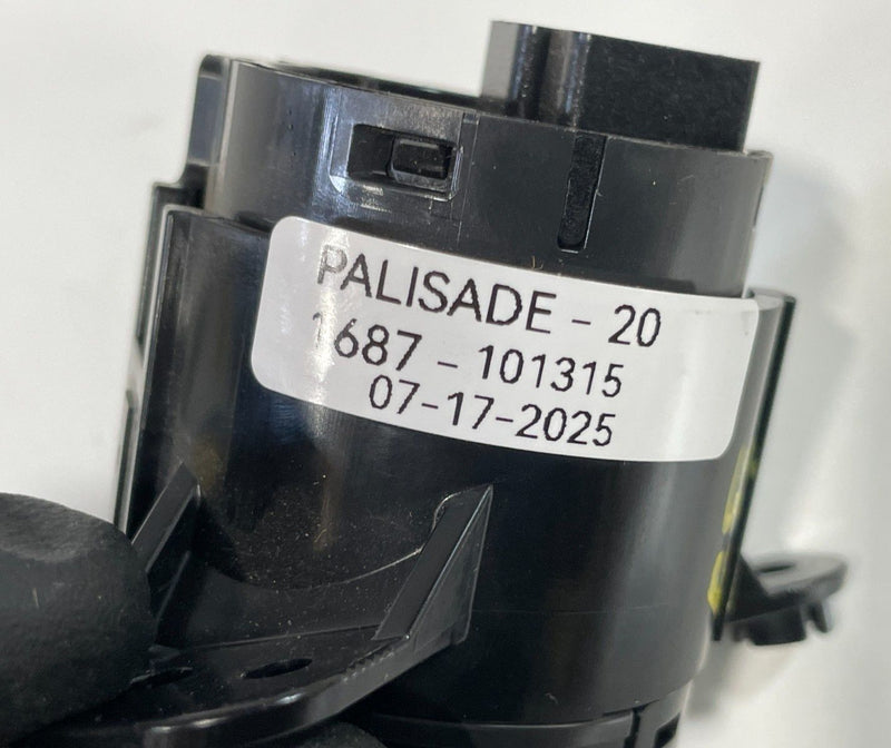 Load image into Gallery viewer, 2020-2022 HYUNDAI PALISADE ENGINE START STOP IGNITION PUSH BUTTON SWITCH #101315
