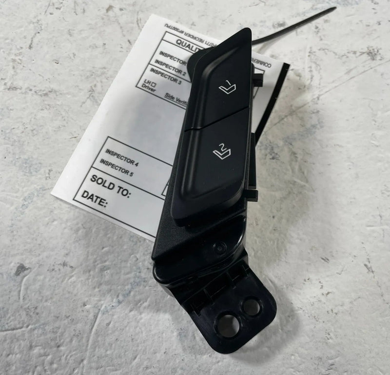 Load image into Gallery viewer, 2022-2024 KIA EV6 FRONT LEFT DRIVER SIDE DOOR MEMORY SEAT CONTROL SWITCH #109889
