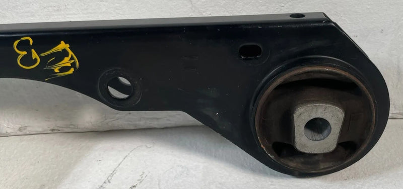 Load image into Gallery viewer, 2021 - 2025 NISSAN ROGUE AWD REAR AXLE DIFFERENTIAL MOUNT BRACKET # 106782
