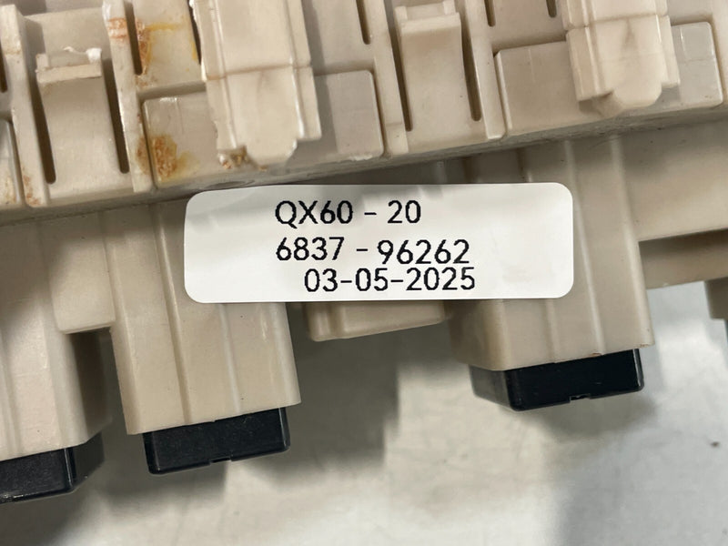Load image into Gallery viewer, 2018 - 2020 INFINITI QX60 ENGINE BAY COMPARTMENT FUSE RELAY BOX 3.5L # 96262
