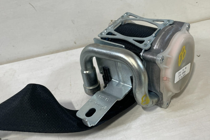 Load image into Gallery viewer, 2016 - 2021 HONDA CIVIC FRONT RIGHT PASSENGER SIDE SEAT BELT RETRACTOR # 89804

