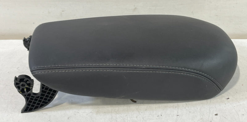 Load image into Gallery viewer, 2023-2025 HONDA HR-V EX-L CENTER CONSOLE ARM REST ARMREST LID COVER BLACK #99029
