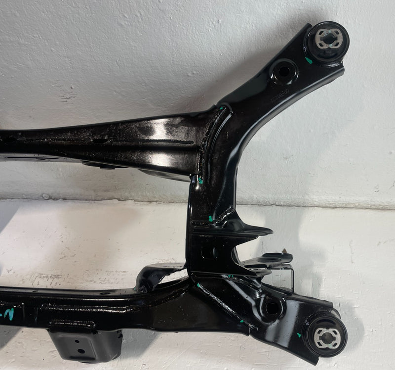 Load image into Gallery viewer, 22-26 HYUNDAI TUCSON AWD REAR SUSPENSION SUBFRAME CROSSMEMBER CRADLE 2.5L 105091
