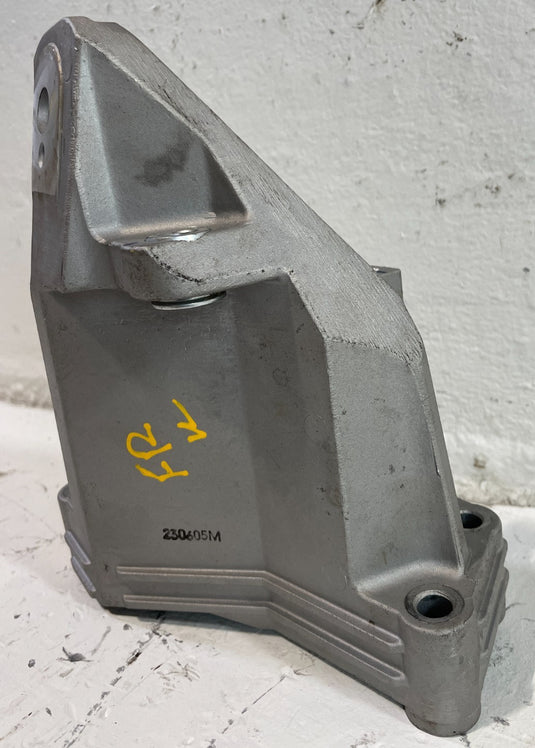 2019-2023 GENESIS G70 AWD FRONT RIGHT SIDE ENGINE MOUNT SUPPORT BRACKET