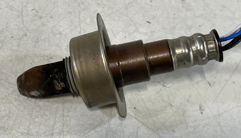 Load image into Gallery viewer, 16-23 INFINITI Q60 Q50 AIR FUEL RATIO OXYGEN O2 SENSOR H8201333811 3.0L # 100116
