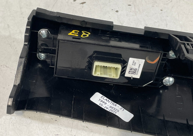 Load image into Gallery viewer, 21-23 HYUNDAI ELANTRA FRONT DASH TRIM SWITCH PANEL BEZEL COVER W/ SWITCHES 99325
