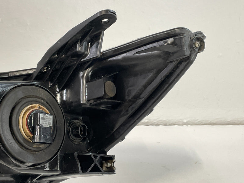 Load image into Gallery viewer, 2015 - 2017 TOYOTA CAMRY RIGHT SIDE HALOGEN HEADLIGHT HEADLAMP # IG12-HDS1051
