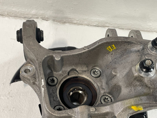 2020-2025 HYUNDAI PALISADE REAR RIGHT SIDE SPINDLE KNUCKLE W/ BEARING HUB