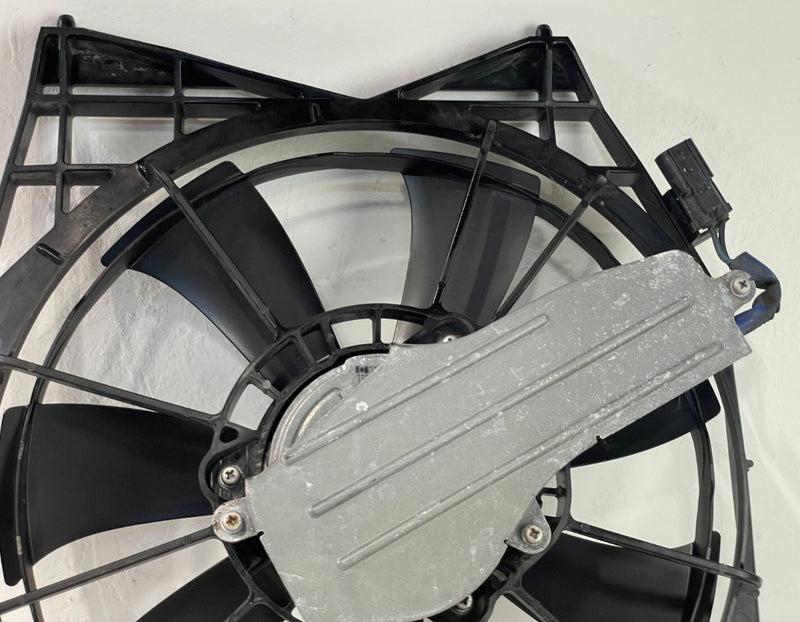Load image into Gallery viewer, 2018-2022 HONDA ACCORD FRONT ENGINE RADIATOR COOLING FAN SHROUD &amp; MOTOR # 88746
