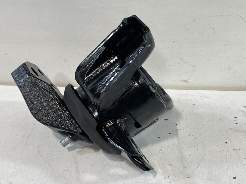 Load image into Gallery viewer, 20-25 HYUNDAI PALISADE AWD FRONT RIGHT SIDE ENGINE MOUNT SUPPORT BRACKET # 99226
