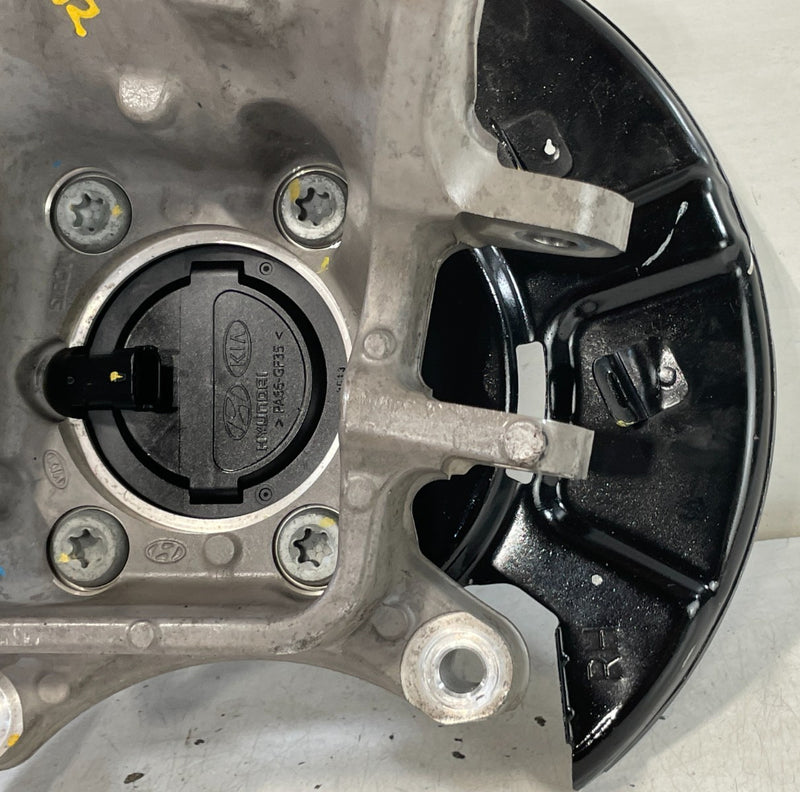 Load image into Gallery viewer, 2020-25 HYUNDAI PALISADE FWD REAR RIGHT SPINDLE KNUCKLE W/ BEARING HUB # 100284
