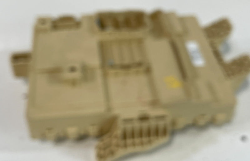 Load image into Gallery viewer, 20-23 HYUNDAI SONATA INTERIOR CABIN FUSE RELAY JUNCTION BOX 91950-L0060 # 102047
