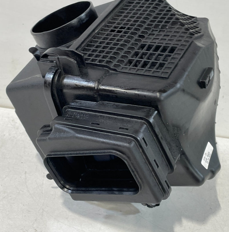 Load image into Gallery viewer, 2022-2023 GENESIS G70 ENGINE AIR INTAKE CLEANER FILTER HOUSING BOX 2.0L # 96824
