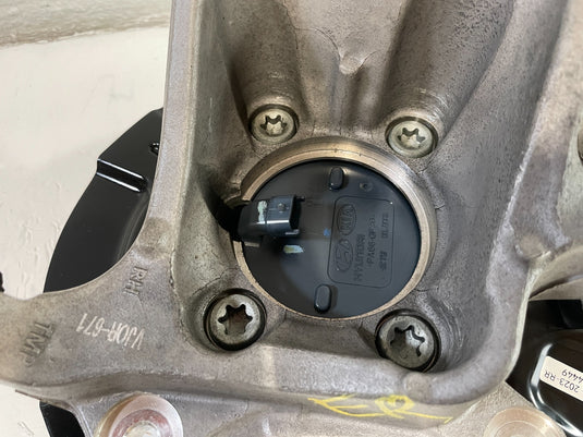2021-2025 HYUNDAI SANTA FE FWD REAR RIGHT SPINDLE KNUCKLE W/ WHEEL HUB