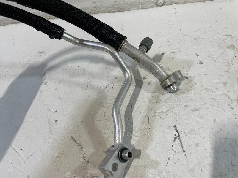 Load image into Gallery viewer, 20-25 CADILLAC CT5 AC AIR CONDITIONING COMPRESSOR PIPE HOSE TUBE PIPE 2.0 105022

