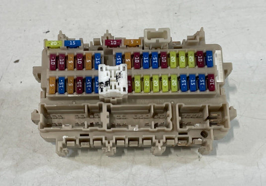 2018 - 2020 INFINITI QX60 ENGINE BAY COMPARTMENT FUSE RELAY BOX 3.5L