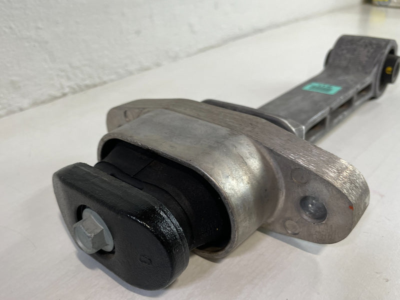 Load image into Gallery viewer, 19-25 HYUNDAI PALISADE SANTA FE ENGINE MOTOR MOUNT TORQUE ARM ROLL ROD # 104172
