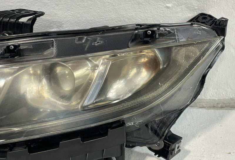 Load image into Gallery viewer, 2016-2019 HONDA CIVIC LEFT DRIVER SIDE HALOGEN HEADLIGHT HEADLAMP # IG11-HDS1074
