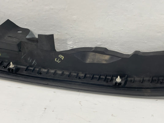 11-19 M56 M37 M35h Q70 FRONT RIGHT SIDE FENDER SEAL COVER TRIM MOLDING