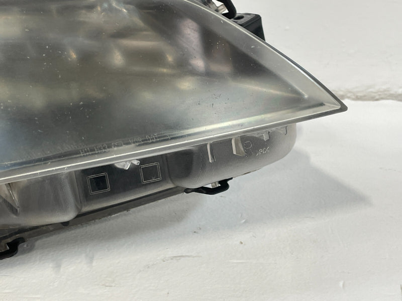 Load image into Gallery viewer, 2015 - 2017 TOYOTA CAMRY RIGHT SIDE HALOGEN HEADLIGHT HEADLAMP # IG12-HDS1051
