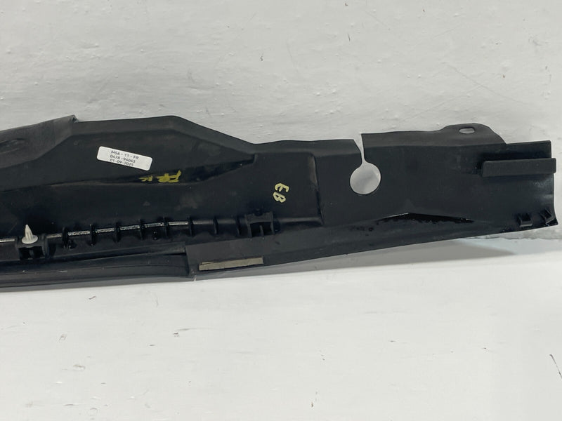 Load image into Gallery viewer, 11-19 INFINITI M56 M37 Q70 FRONT LEFT SIDE FENDER SEAL COVER TRIM MOLDING #94043
