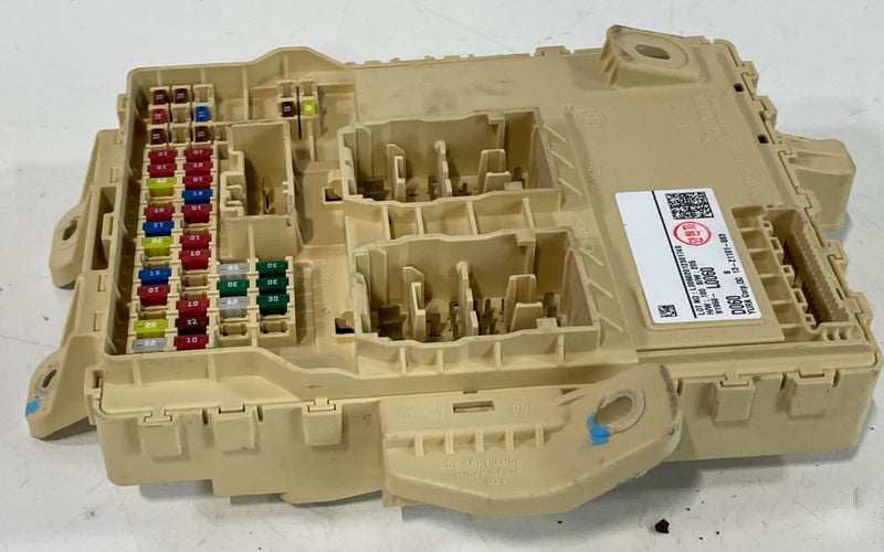 Load image into Gallery viewer, 20-23 HYUNDAI SONATA INTERIOR CABIN FUSE RELAY JUNCTION BOX 91950-L0060 # 102047

