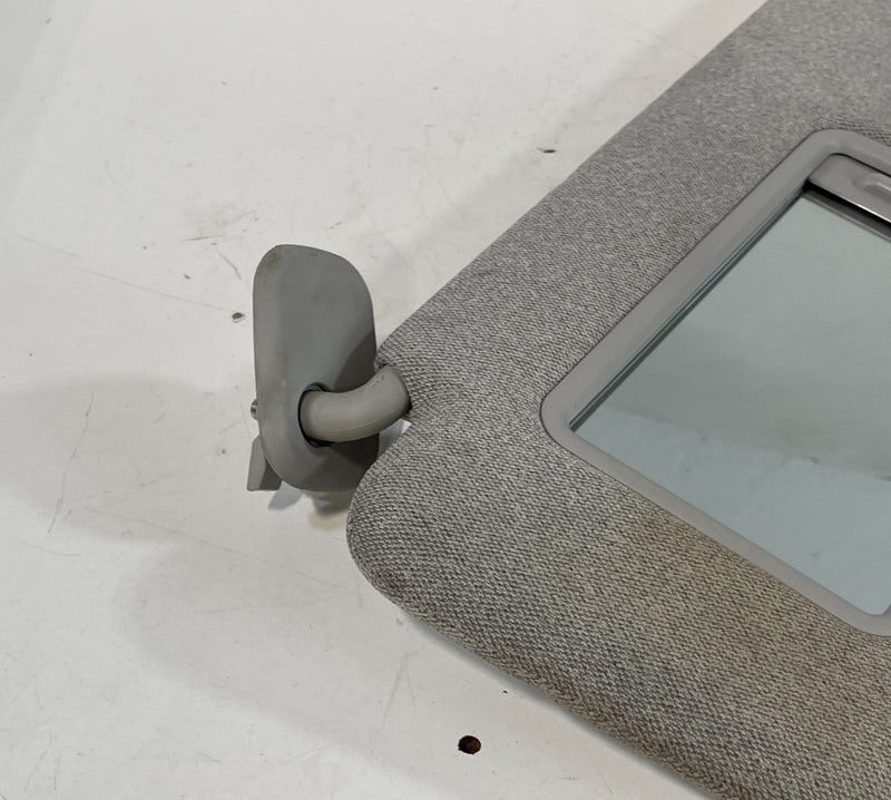Load image into Gallery viewer, 20-23 HYUNDAI PALISADE FRONT LEFT DRIVER SIDE SUNVISOR SUN VISOR # 102120
