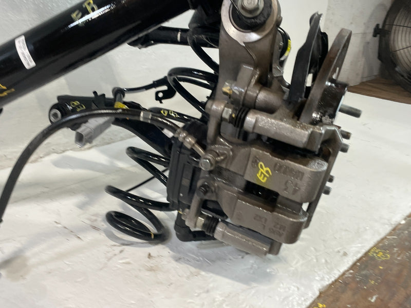 Load image into Gallery viewer, 2020-2022 HYUNDAI PALISADE FWD REAR LEFT SUSPENSION KNEE ASSEMBLY 3.8L # 103656
