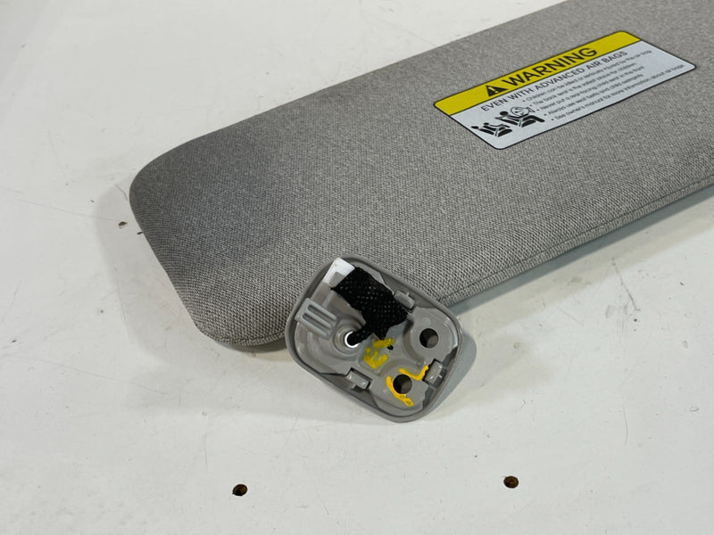Load image into Gallery viewer, 20-23 HYUNDAI PALISADE FRONT LEFT DRIVER SIDE SUNVISOR SUN VISOR # 102120

