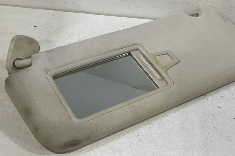 Load image into Gallery viewer, 20-22 HYUNDAI PALISADE FRONT LEFT DRIVER SIDE SUNVISOR SUN VISOR BEIGE # 100194
