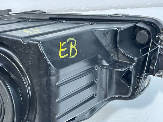 2015 - 2017 TOYOTA CAMRY RIGHT SIDE HALOGEN HEADLIGHT HEADLAMP
