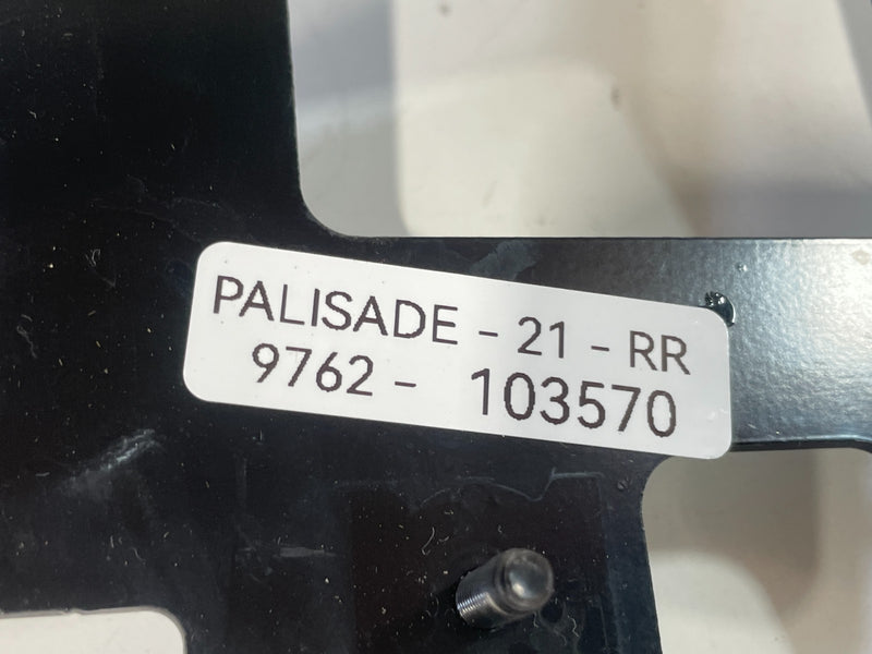 Load image into Gallery viewer, 20-22 HYUNDAI PALISADE REAR RIGHT SIDE BLIND SPOT RADAR SENSOR BRACKET # 103570
