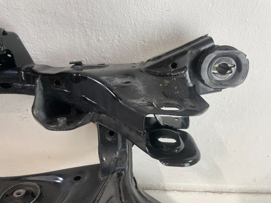 22-26 HYUNDAI TUCSON AWD REAR SUSPENSION SUBFRAME CROSSMEMBER CRADLE 2.5L 105091