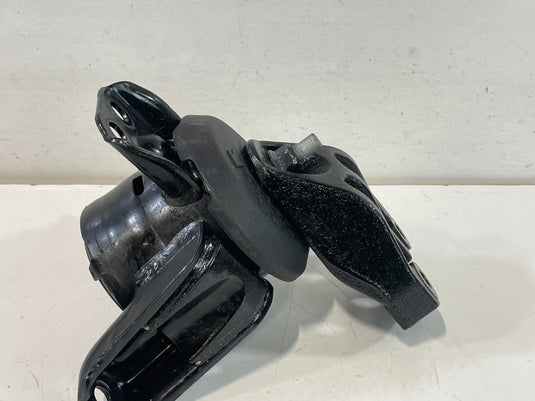 20-25 HYUNDAI PALISADE FWD FRONT RIGHT SIDE ENGINE MOUNT SUPPORT BRACKET