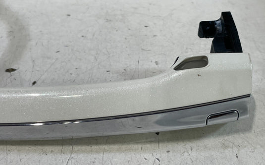2017-2020 INFINITI Q60 FRONT RIGHT SIDE EXTERIOR DOOR HANDLE WHITE (QAB) # 98640