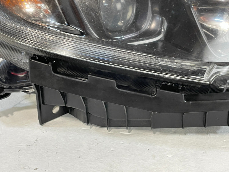 Load image into Gallery viewer, 2019 - 2021 HONDA CIVIC RIGHT SIDE HALOGEN HEADLIGHT HEADLAMP # IG12-HDS1054
