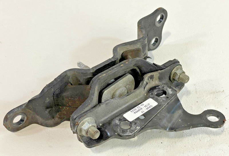 Load image into Gallery viewer, 13-20 INFINITI JX35 QX60 LEFT ENGINE MOTOR MOUNT SUPPORT BRACKET 3.5L # 85899A
