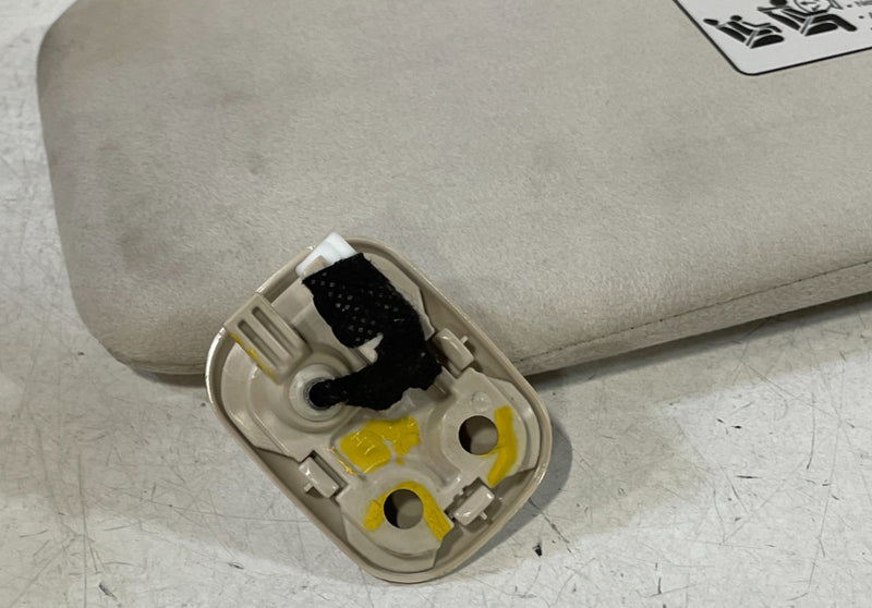Load image into Gallery viewer, 20-22 HYUNDAI PALISADE FRONT LEFT DRIVER SIDE SUNVISOR SUN VISOR BEIGE # 100194
