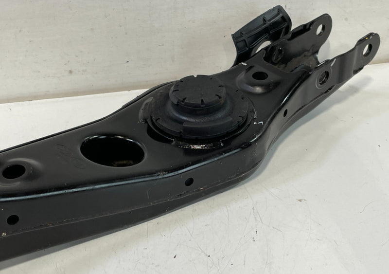 Load image into Gallery viewer, 2020-2025 HYUNDAI PALISADE REAR RIGHT SIDE LOWER CONTROL ARM SPRING PERCH 102388
