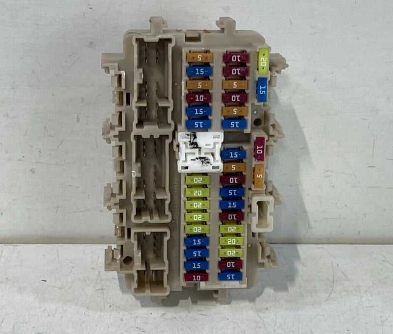 Load image into Gallery viewer, 2018 - 2020 INFINITI QX60 ENGINE BAY COMPARTMENT FUSE RELAY BOX 3.5L # 96262

