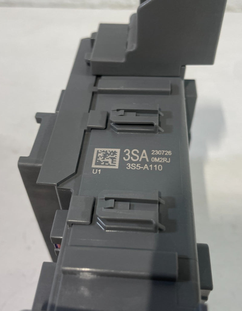 Load image into Gallery viewer, 2023 - 2025 ACURA INTEGRA UNDER DASH FUSE RELAY CABIN JUNCTION BOX # 104519
