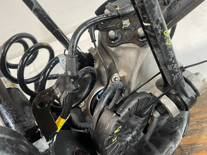 Load image into Gallery viewer, 2020-2022 HYUNDAI PALISADE FWD REAR LEFT SUSPENSION KNEE ASSEMBLY 3.8L # 103656
