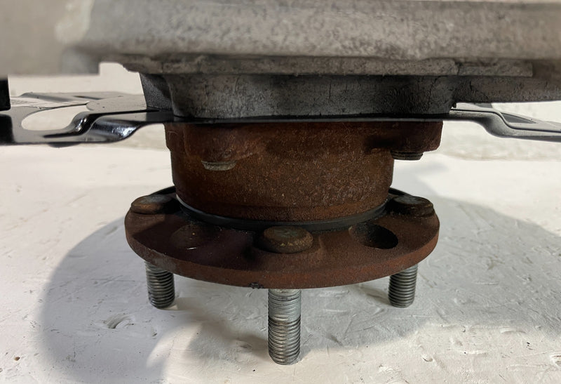Load image into Gallery viewer, 2021-2025 HYUNDAI SANTA FE FWD REAR LEFT SPINDLE KNUCKLE W/ WHEEL HUB # 104435
