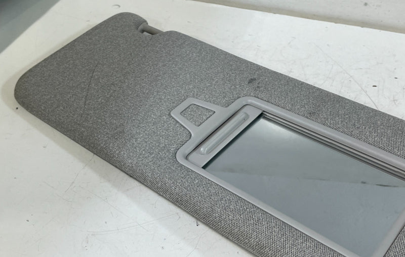 Load image into Gallery viewer, 2020-2023 HYUNDAI PALISADE FRONT RIGHT PASSENGER SIDE SUN VISOR SUNVISOR #103309
