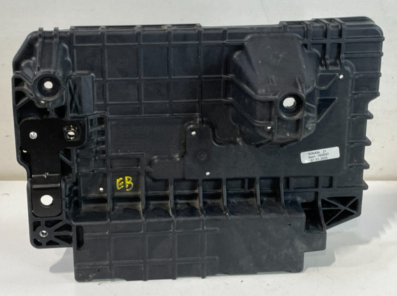 Load image into Gallery viewer, 2020 - 2022 HYUNDAI SONATA BATTERY TRAY LOWER HOLDER MOUNT BRACKET # 102037

